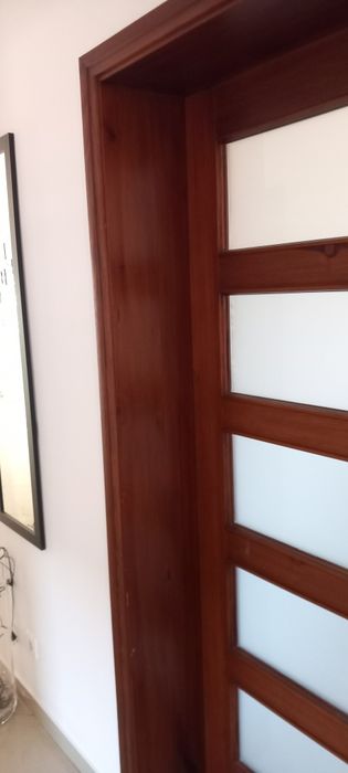 Drzwi drewniane z litego drewna sosnowego