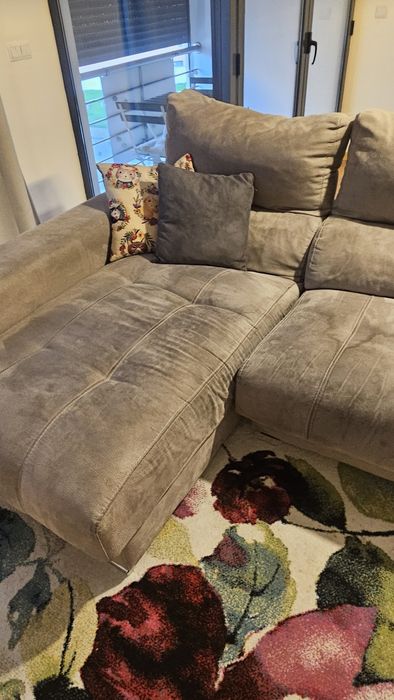 Sofá Chaise Longue – 350 €