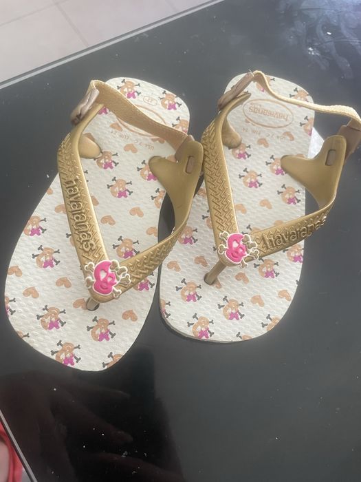 Vendo chinelos novos