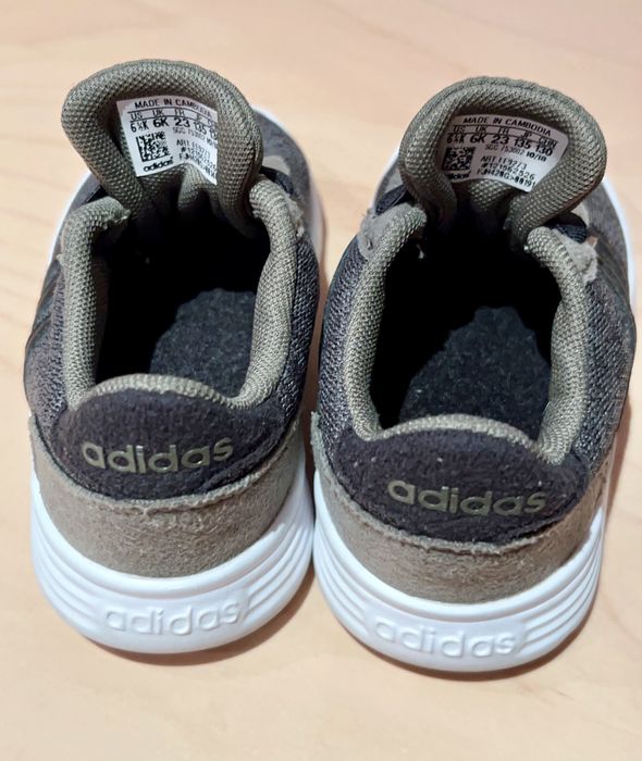 Sapatilhas Adidas para criança – tamanho 23