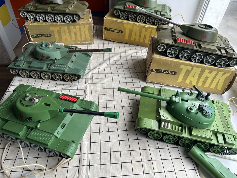 Ігрушка ссср Машинка Танк