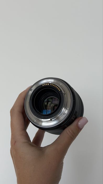 обʼєктив Canon RF 35 mm f1.8 macro