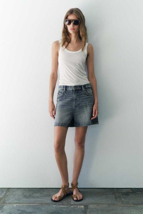 Джинсові шорти бермуди Zara зі стразами