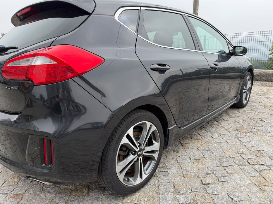 Kia Ceed 1.6 CRDi GT Line - Negociável