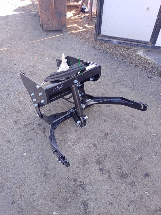 trzy punktowy układ zawieszenia, przedni tuz do C-360