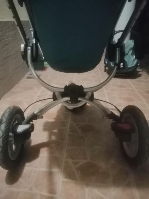Carrinho de bebé quinny