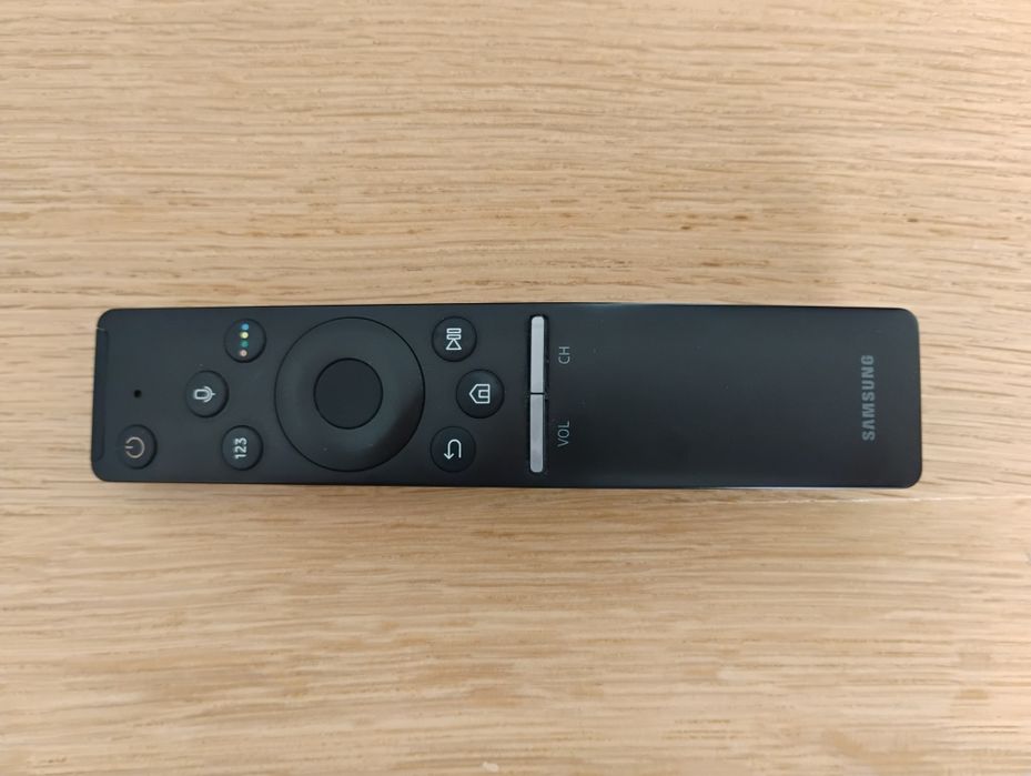 Pilot TV Samsung UE555MU6102K