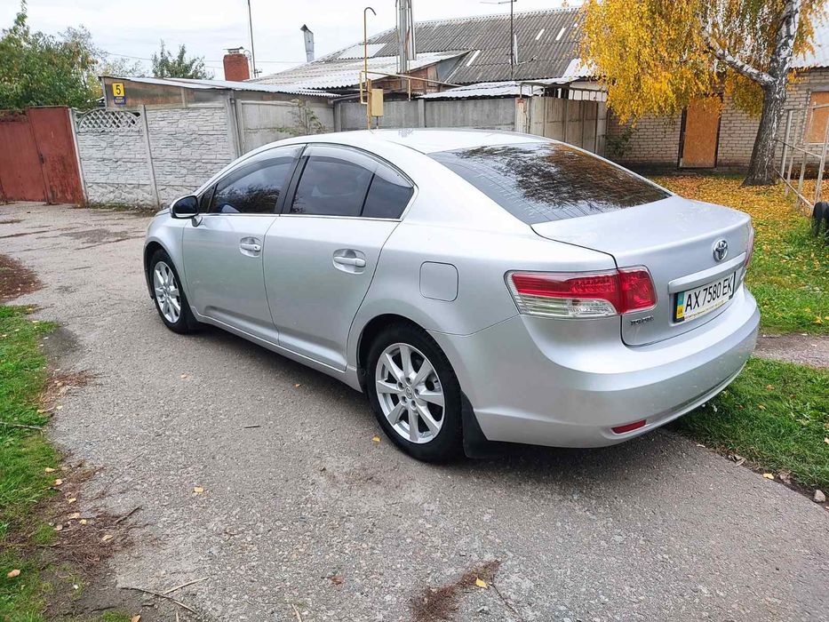 Продам Toyota avensis 2008