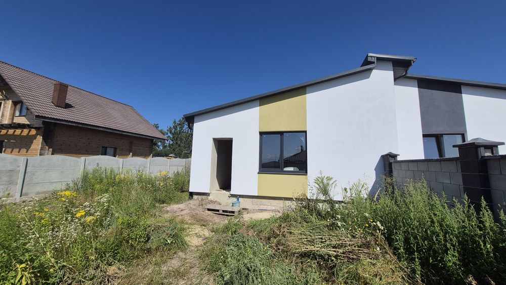 Продам класний котедж  з внутрішніми роботами та великою ділянкою!!!