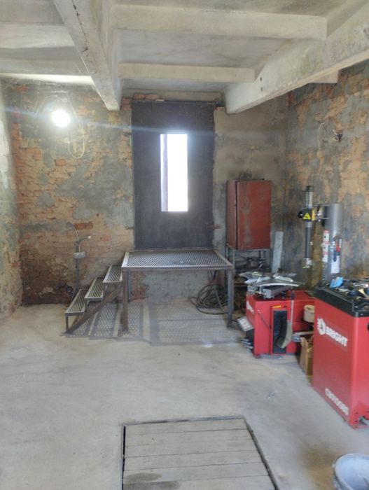 Продам цегляний гараж