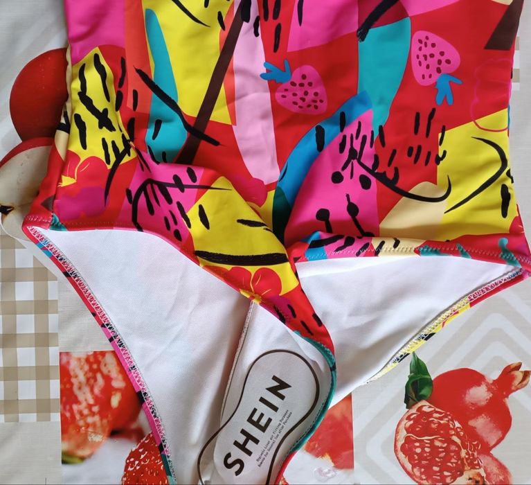 Фірмовий купальник