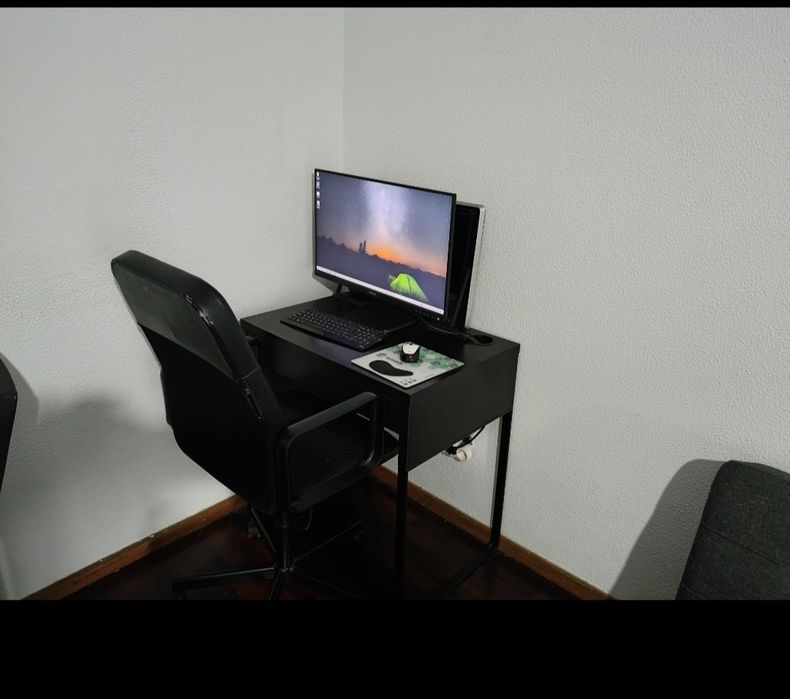 Secretaria e cadeira