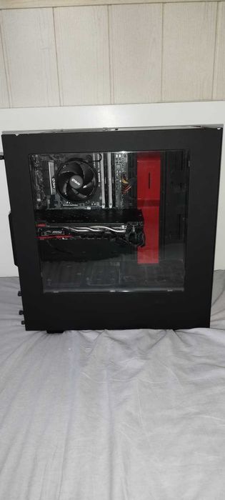 PC gaming usado, caixa preta e vermelha