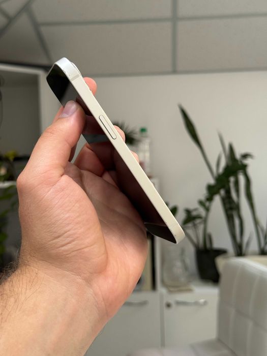 Apple iPhone 13 128GB Starlight Neverlock, 88% АКБ, Айфон 13 Білий Гарний стан