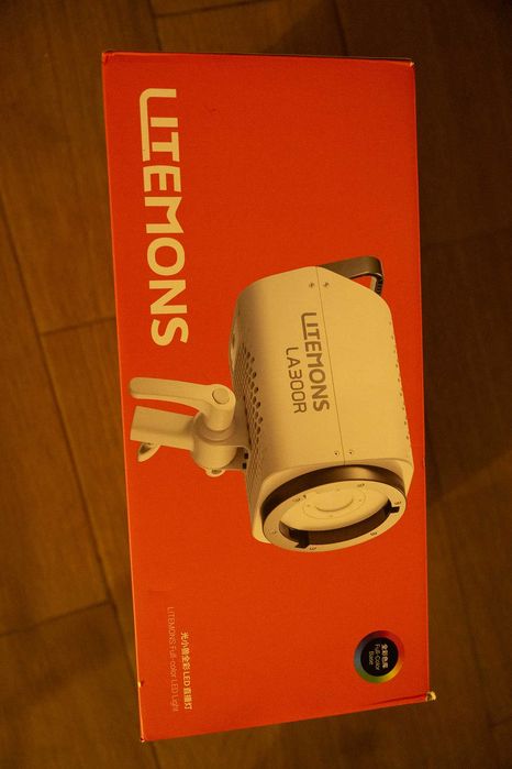 Luz led profisional Godox LA300R NOVA