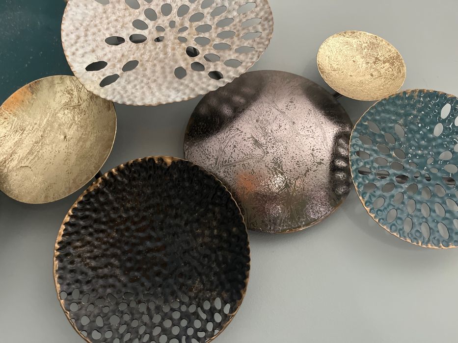 Peça decorativa em metal trabalhado