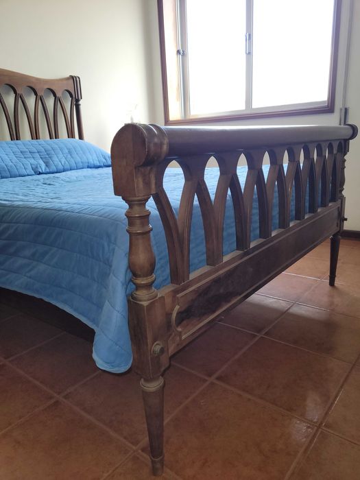 Mobilia de quarto em madeira