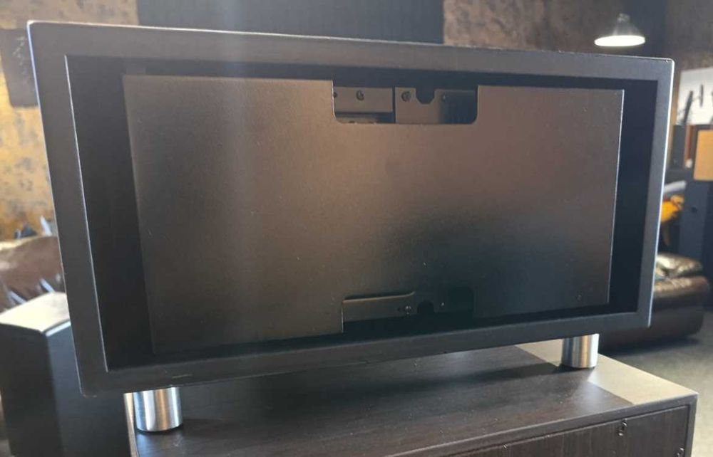 Loewe Subwoofer 525 з  6-канальним підсилювачем + кабеля
