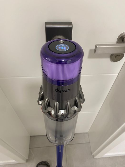пилосос Dyson V11.