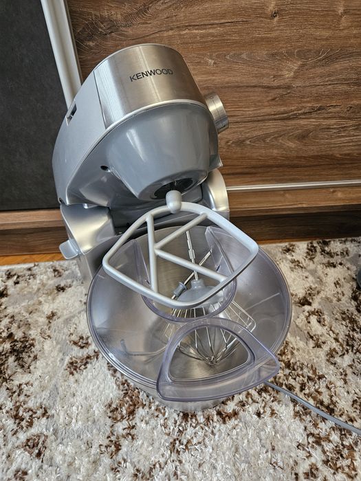 Wielofunkcyjny robot kuchenny Kenwood KHC29A.