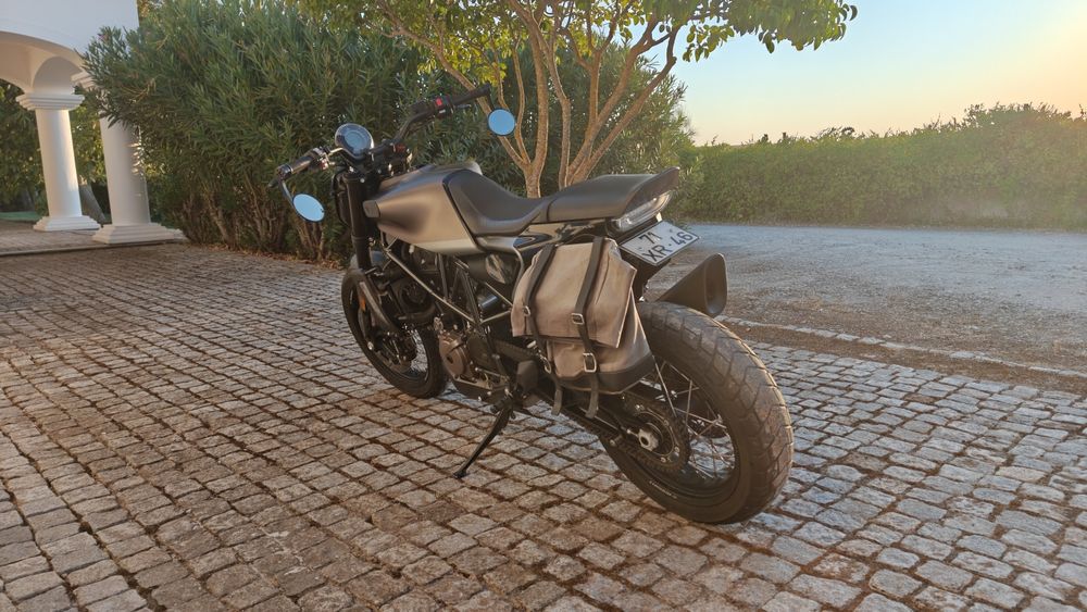 Husqvarna Svartpilen 701 Style