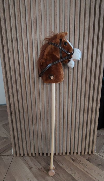 Koń na kiju Hobby Horse z dźwiękiem