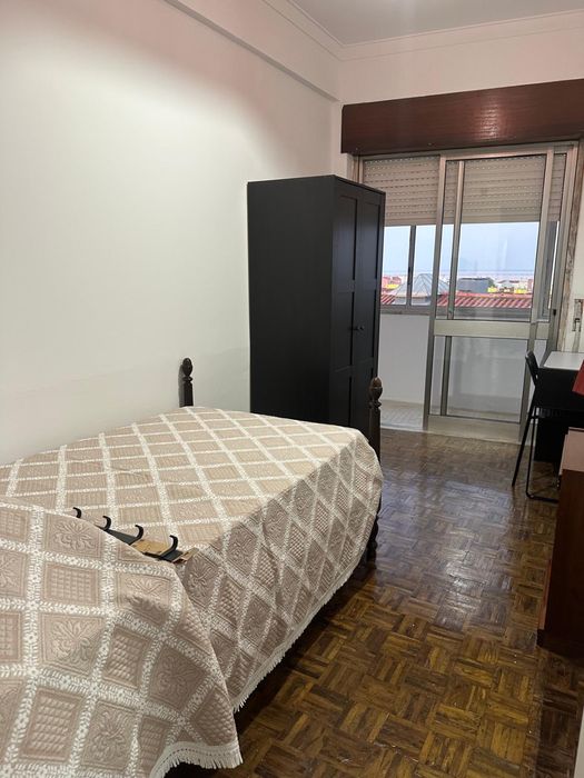 Quarto perto da Praca Paiva Couceiro Lisboa