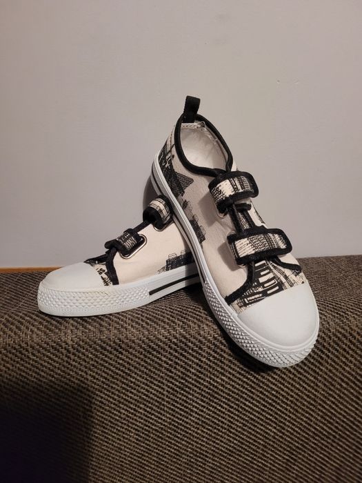 Nowe  trampki 35