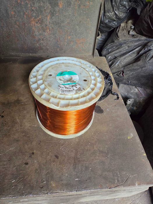 Drut miedziany o średnicy 0.75 mm