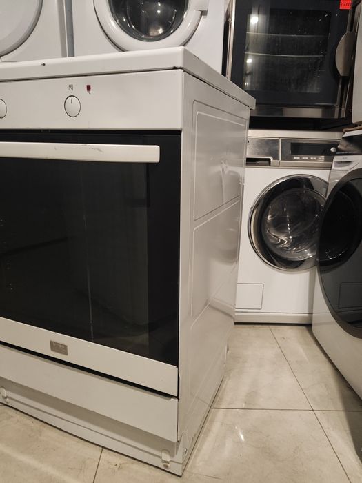 Індукційна піч Electrolux ELI13021HV з Швеції
