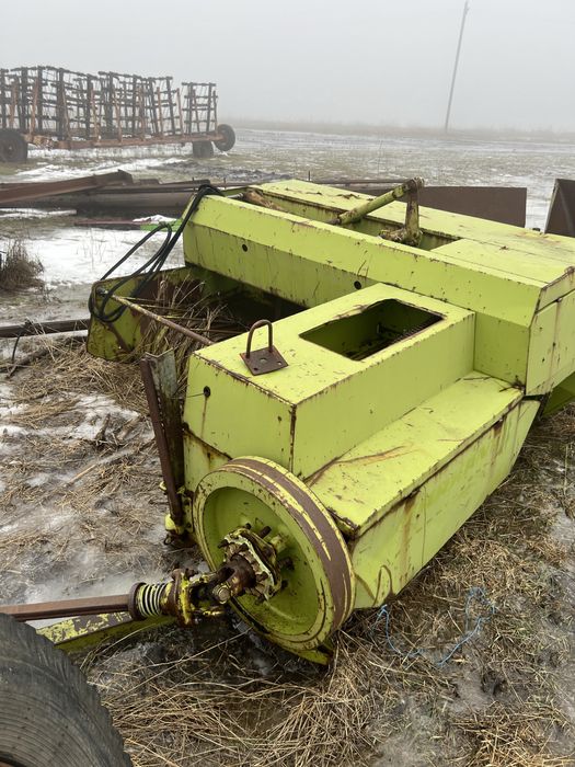 Прес-підбірник Claas Markant 50