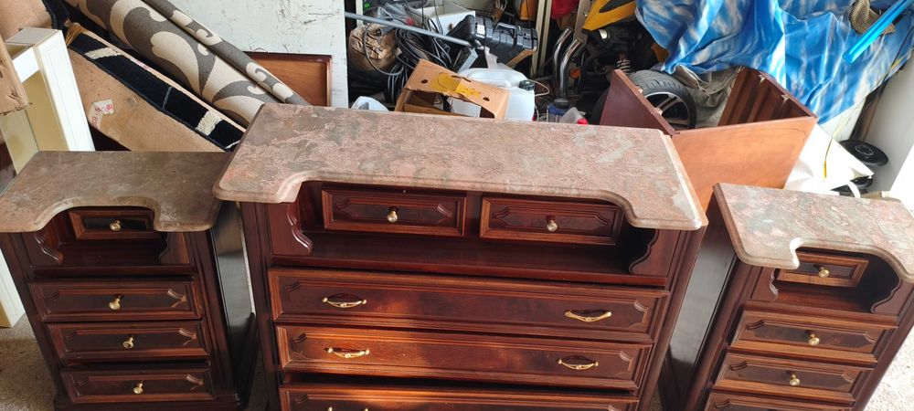 Cómoda mais 2 mesinhas