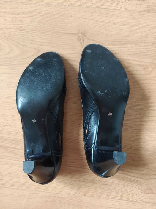 Buty na obcasie r.38