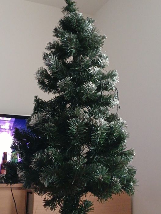 Choinka sztuczna na pniu