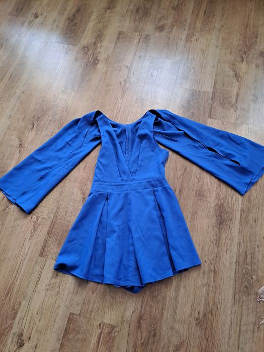 Modrakowy kombinezon z krótkimi  spodenkami