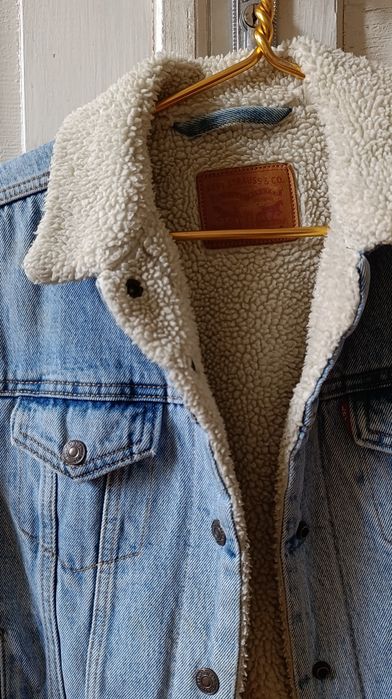 Жіноча джинсова куртка Levi's (шерпа)
