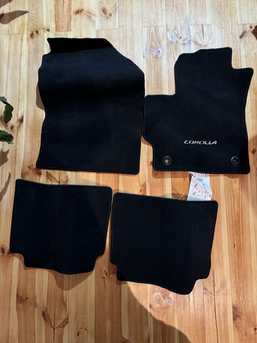Текстильні автокилими Toyota Corolla