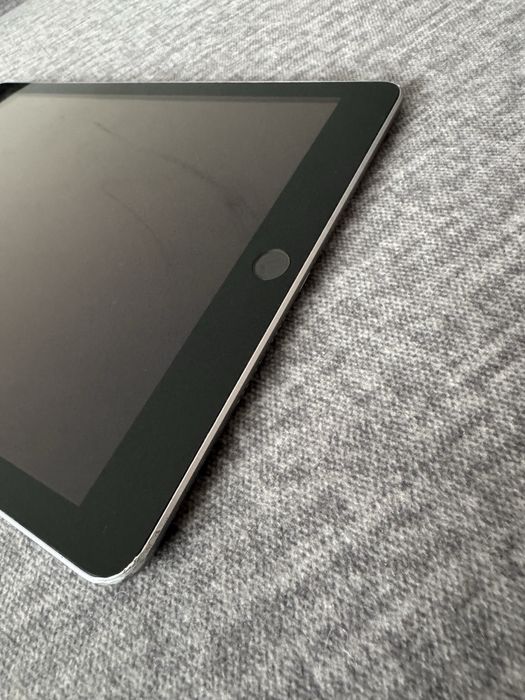 iPad 6 32GB Wi-Fi Gray (8)