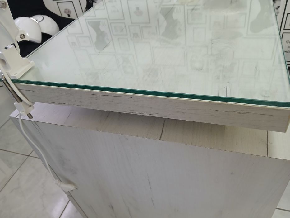 Mesa manicure como nova