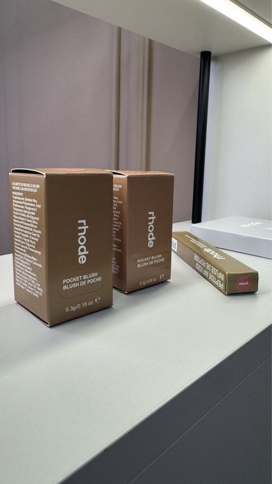 Кремові румяна Rhode