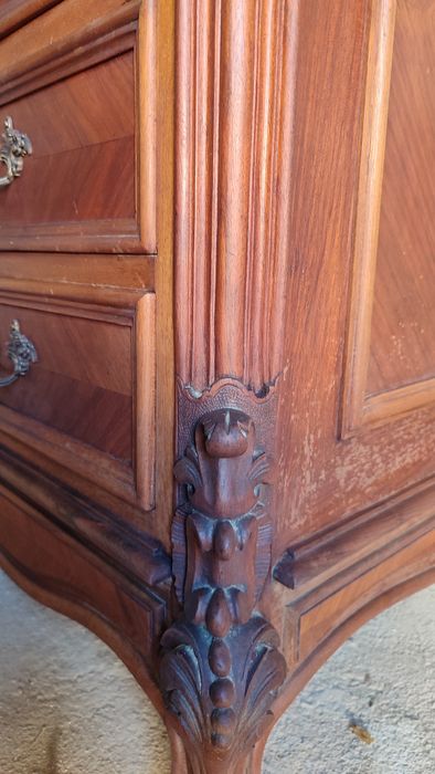 Cómoda antiga romântica com espelho - madeira