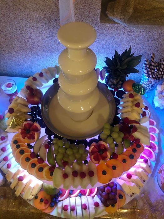 Fontanna do czekola/ Fontanna do alkoholu/ fotobudka 360/ namiot Event