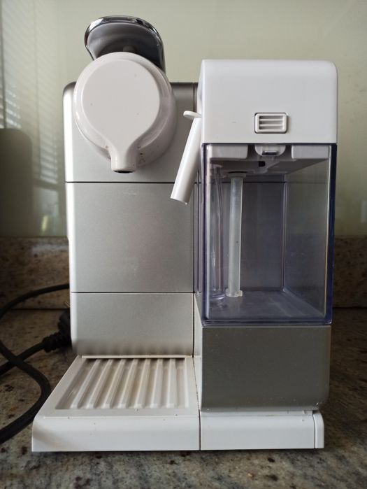 Ekspres Delonghi Nespresso Lattissima Touch