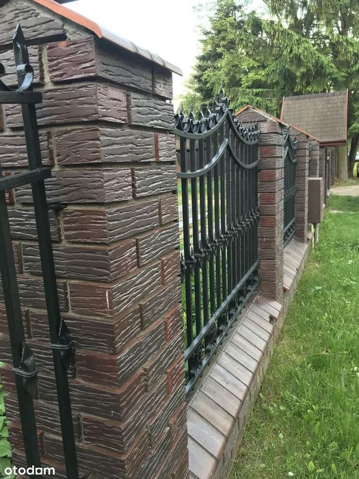 Halinów: 2 domy / 5 mieszkań. 1552 m2 . Media, starodrzew, dojazd A2