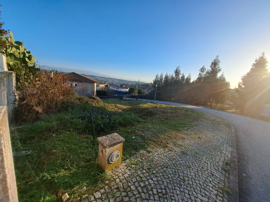 Lote com 500m2 - Mangualde