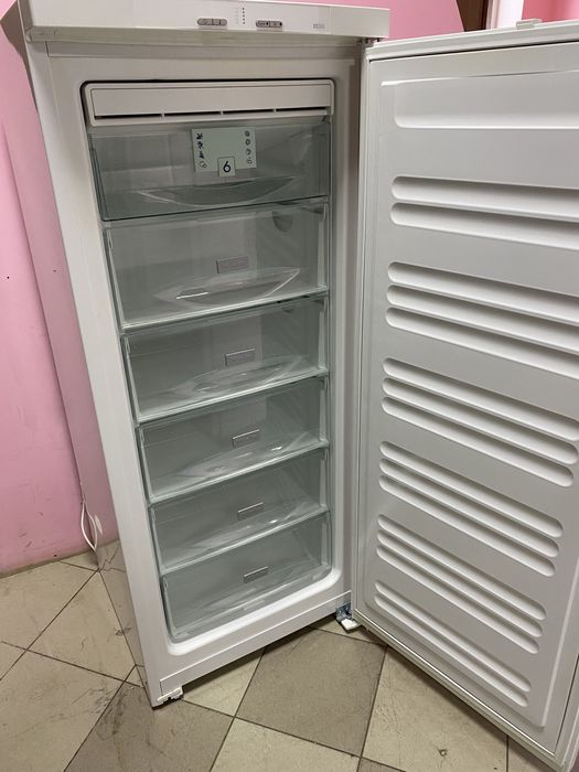 Морозильная камера LIEBHERR NoFrost GN2323