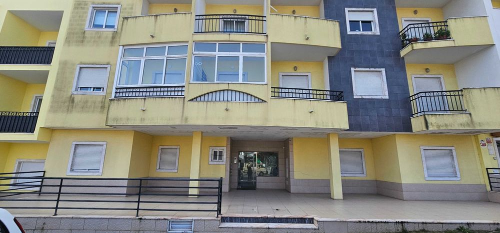 Apartamento T3 Arrendar c/ Box em Paio Pires -Seixal