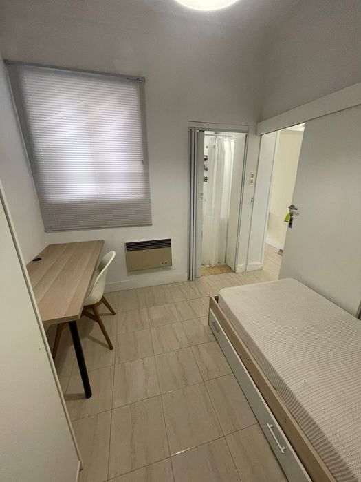 Quarto com casa de banho privativa - PORTO