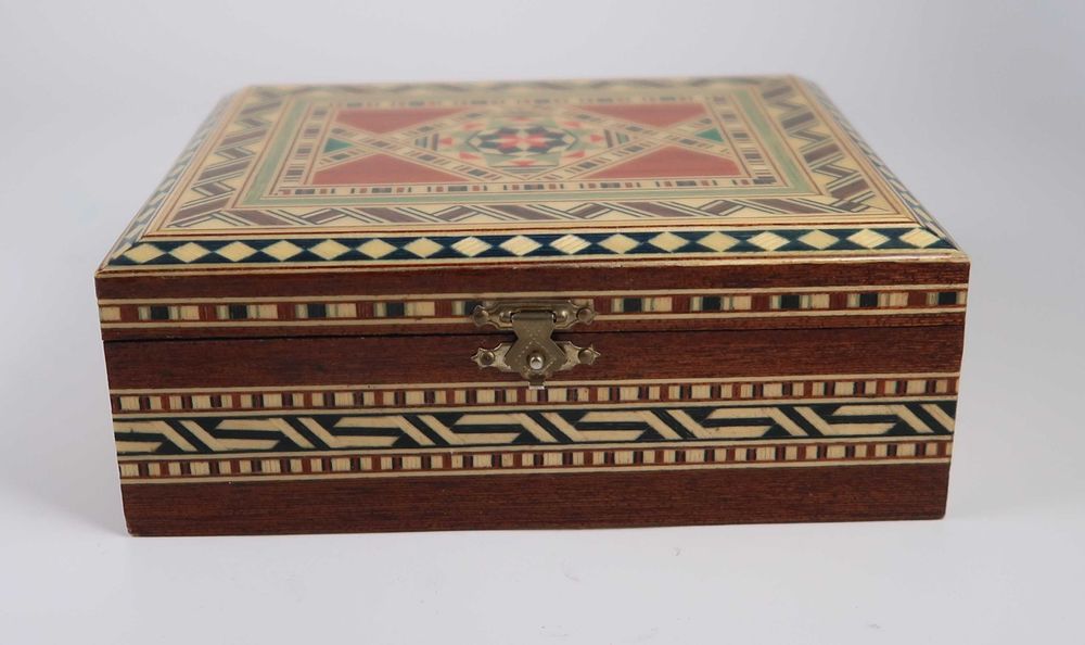 Caixa em madeira marchetaria