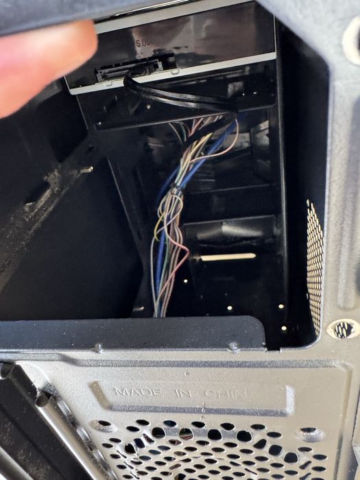 Caixa computador com leitor cd